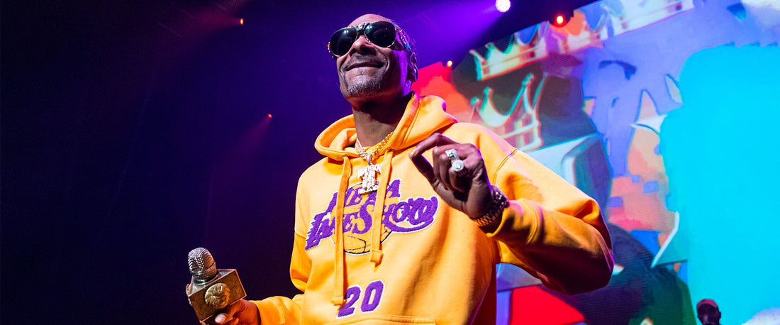 Snoop Dogg Celebrates Lakers Win <Br>With Kobe Tattoo